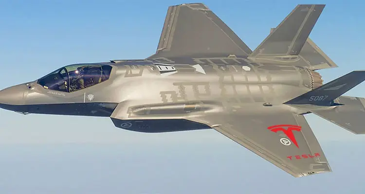 Comparan electrónica del Tesla Model3 con la de un caza F-35