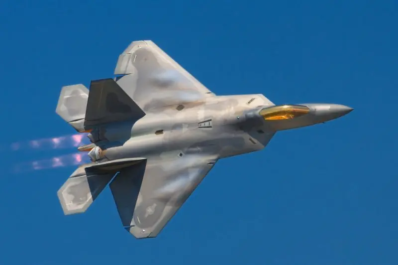 Lockheed Martin quiere fusionar un F-22 y un F-35