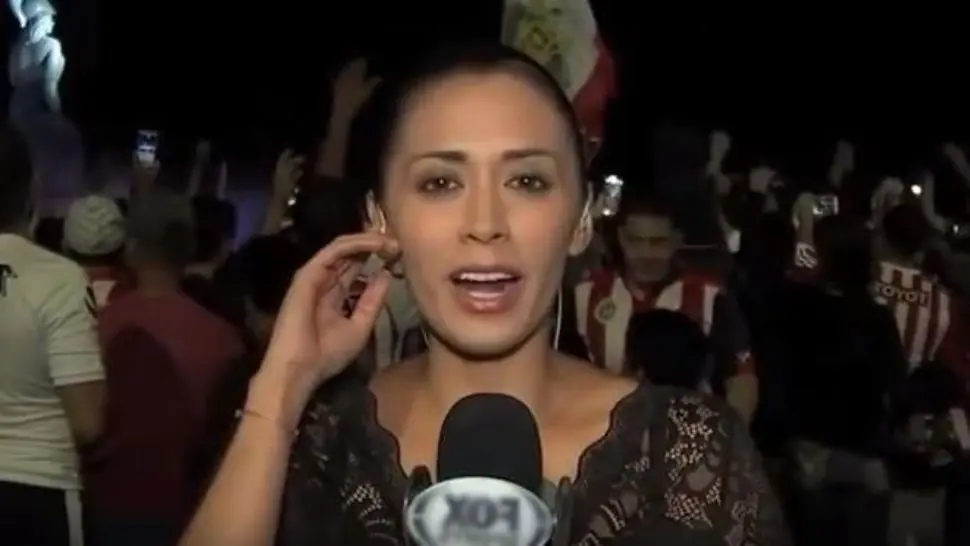 Periodista fue acosada y manoseada en vivo