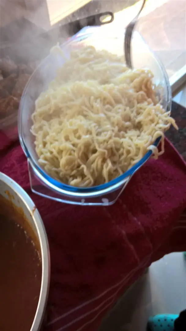 Tallarines en casa. Comida hecha con poca guita