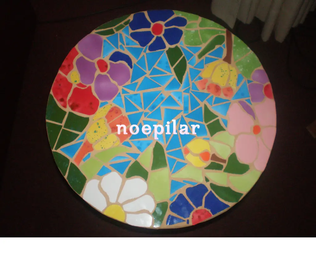 Mi mesita en mosaico