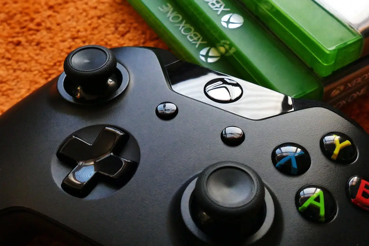 Xbox One ha vendido menos de la mitad de consolas que PS4