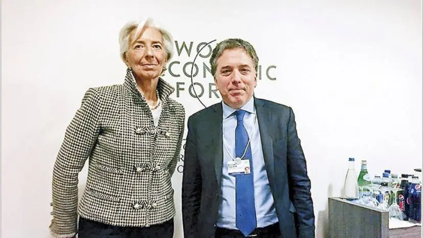 El FMI pidió ajustar jubilaciones y empleo público