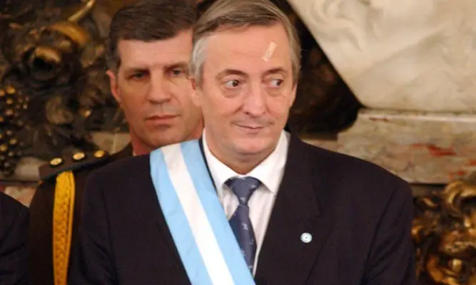 En 2006, Néstor Kirchner cancelaba la deuda con el FMI