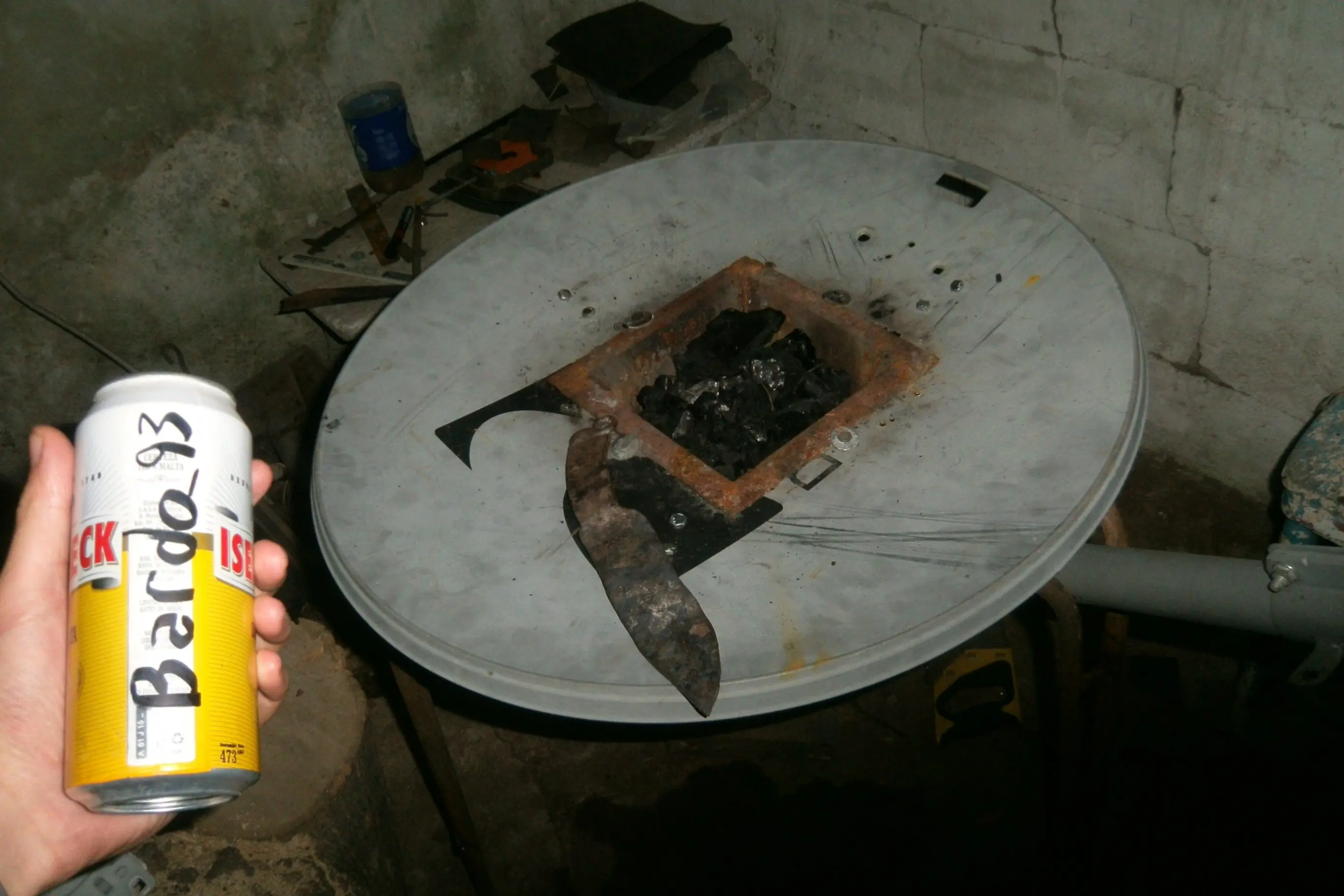 Me arme una fragua para hacer cuchillos con basura