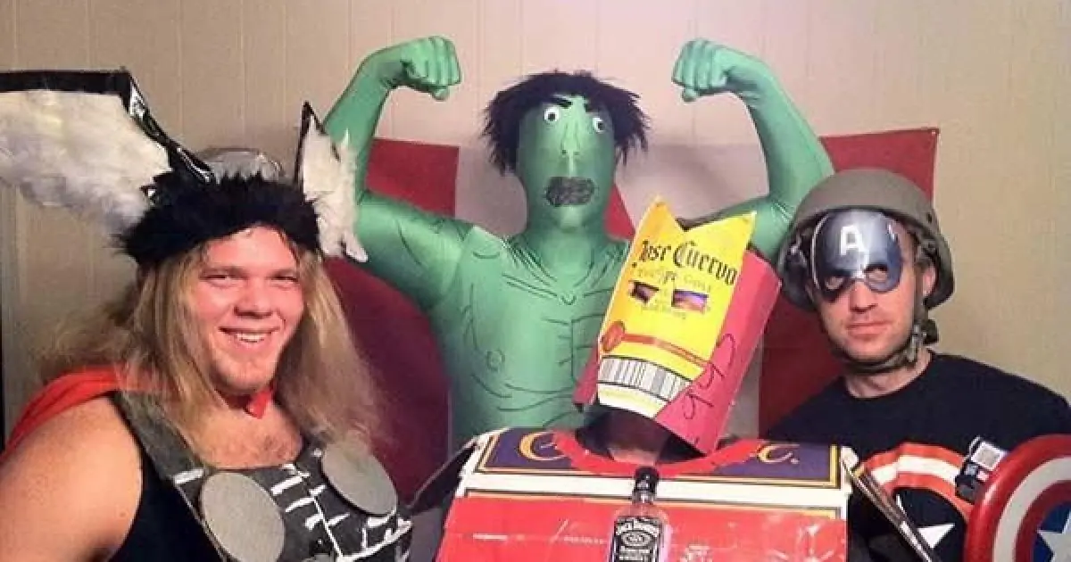 Peores cosplay de los Avengers que dejaron ciego a Thanos