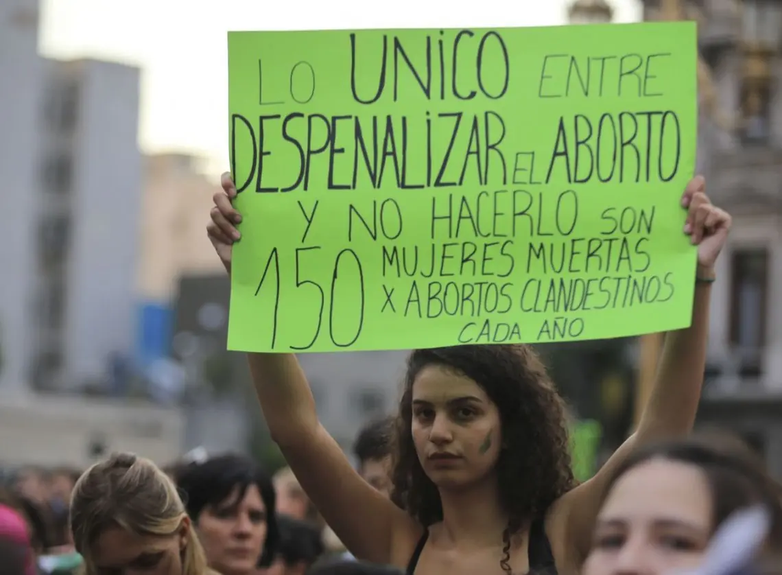 Video. Pro abortos fueron destrozadas por villeras