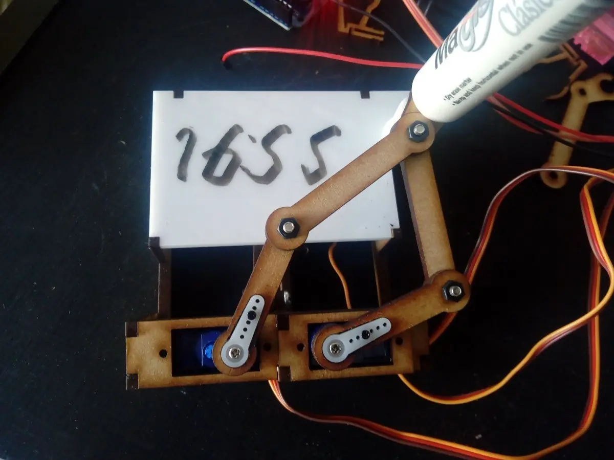 Proyecto 30: Robot reloj PlotClock