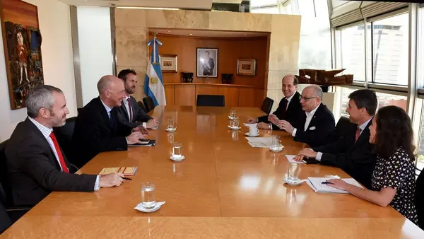 Gran Bretaña y Argentina controlarán la pesca de forma