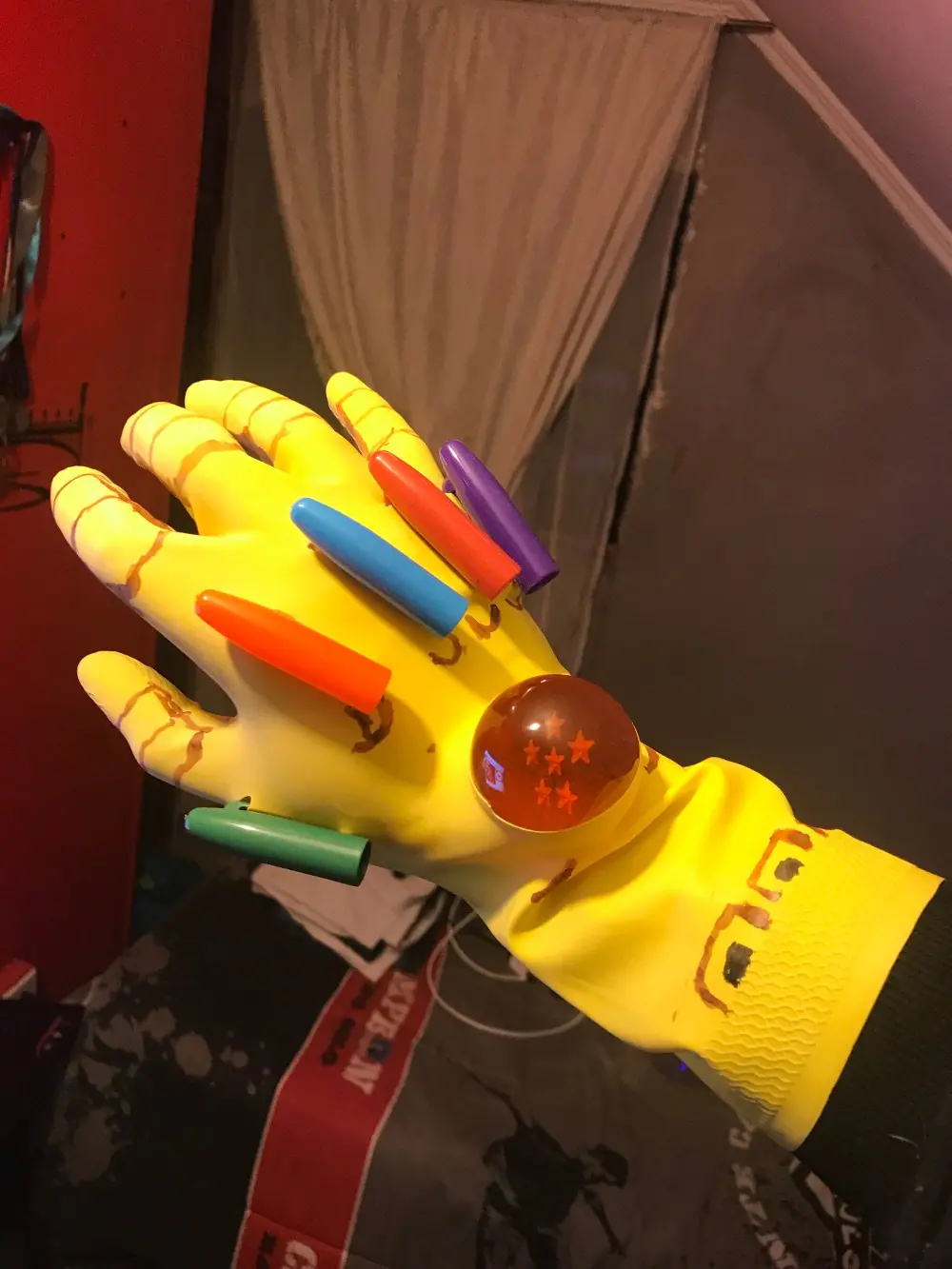 Los mejores o peores cosplay del guantelete de Thanos