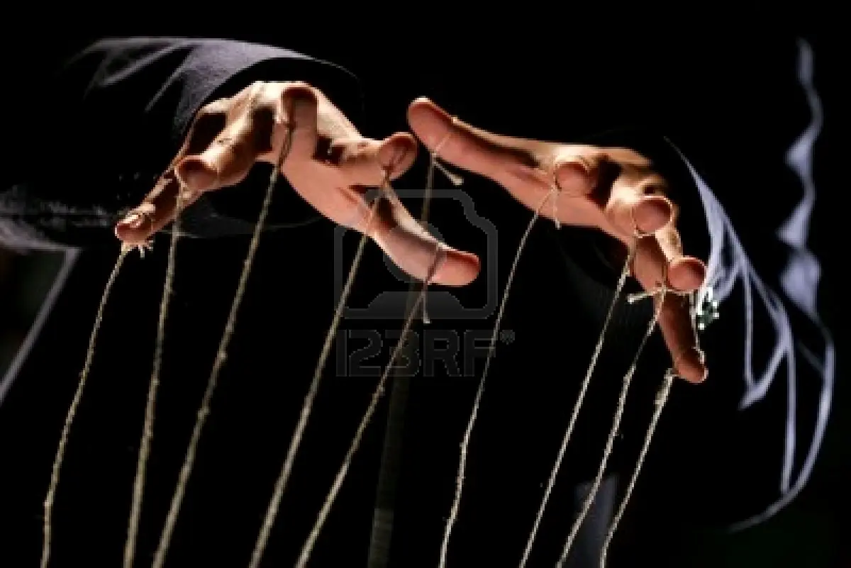 Detras de los hilos del pro