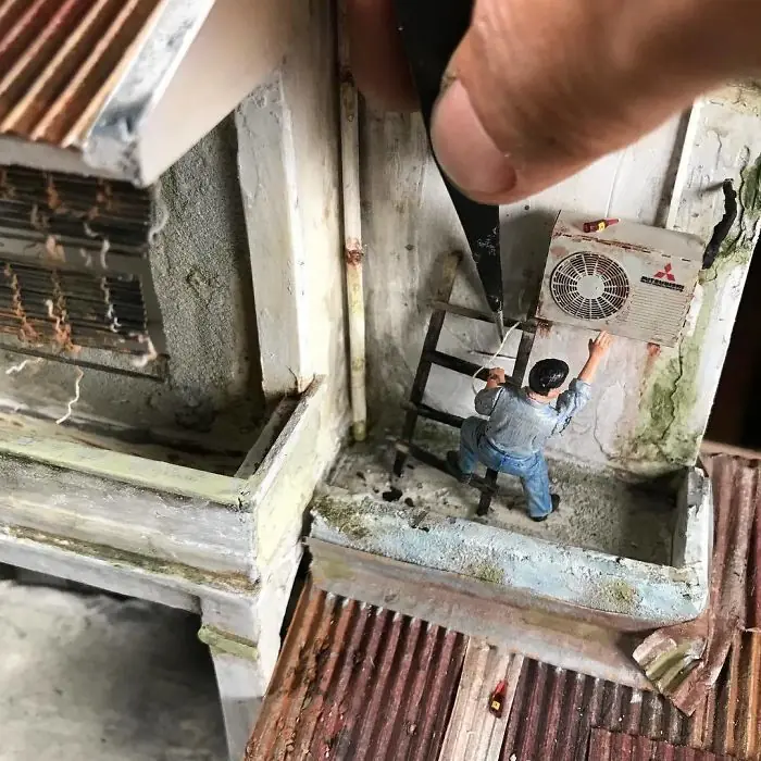 Artista recrea recuerdos de la infancia en maquetas