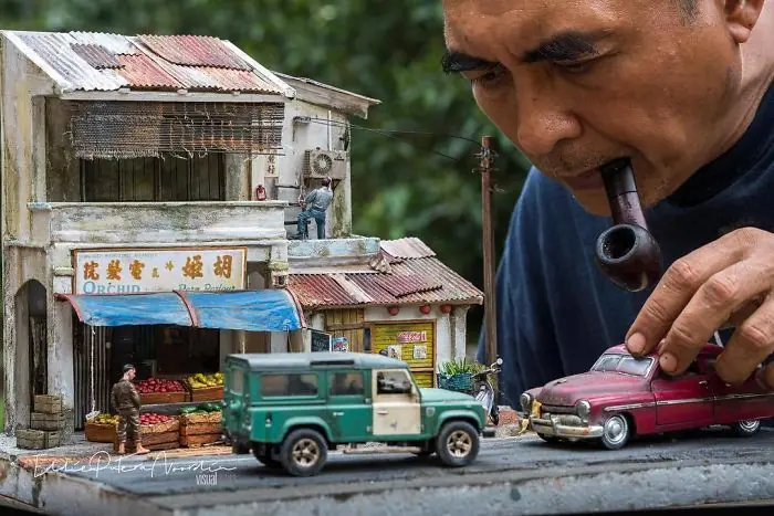 Artista recrea recuerdos de la infancia en maquetas
