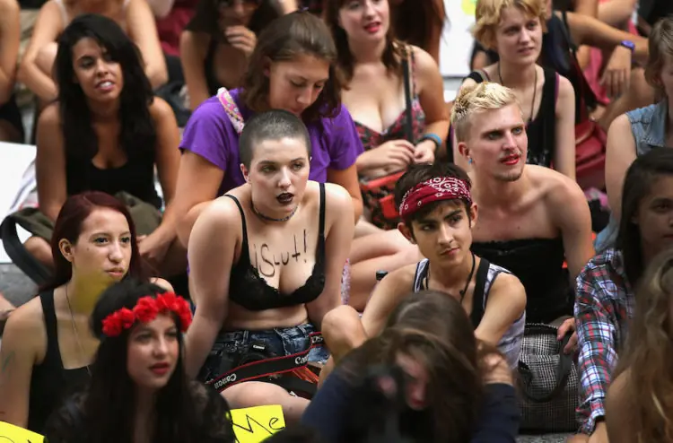 Mujeres en combate, es viable?