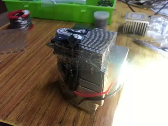 Poderosísima linterna led para hacerte vos mismo