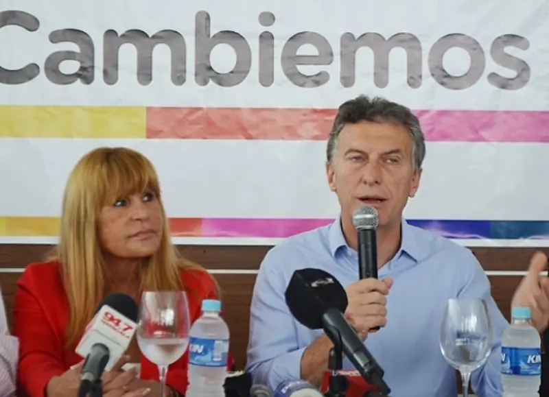 ayala y macri