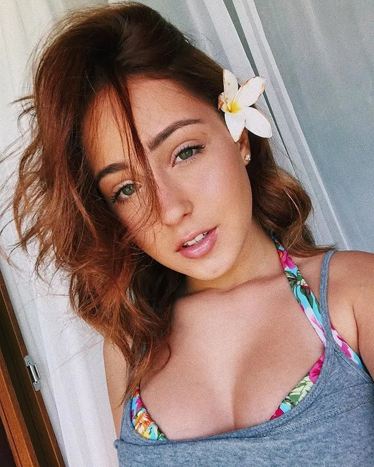 Fernanda, hermosa petisa de ojos cafe