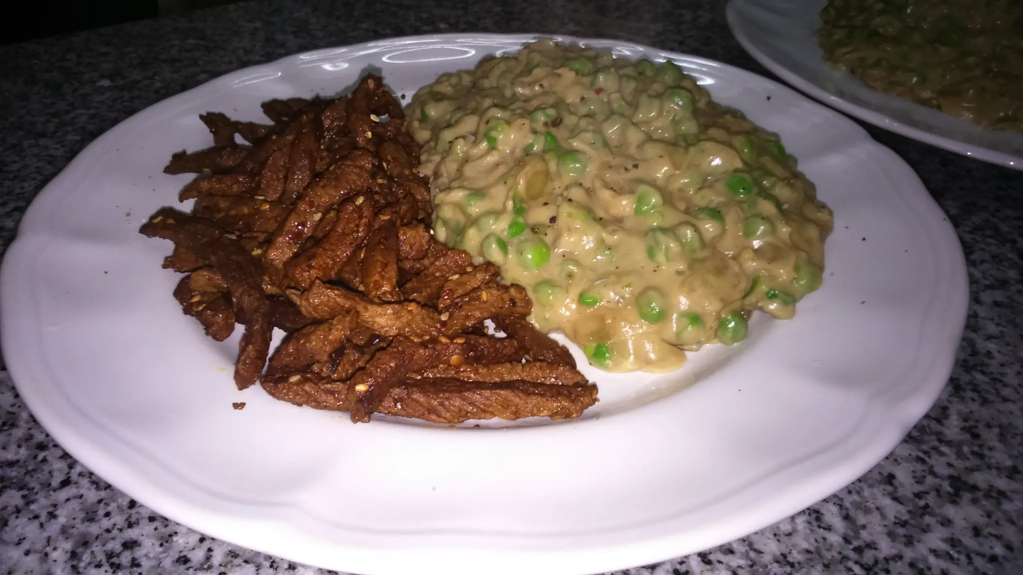 Ternera con salteado de Arvejas
