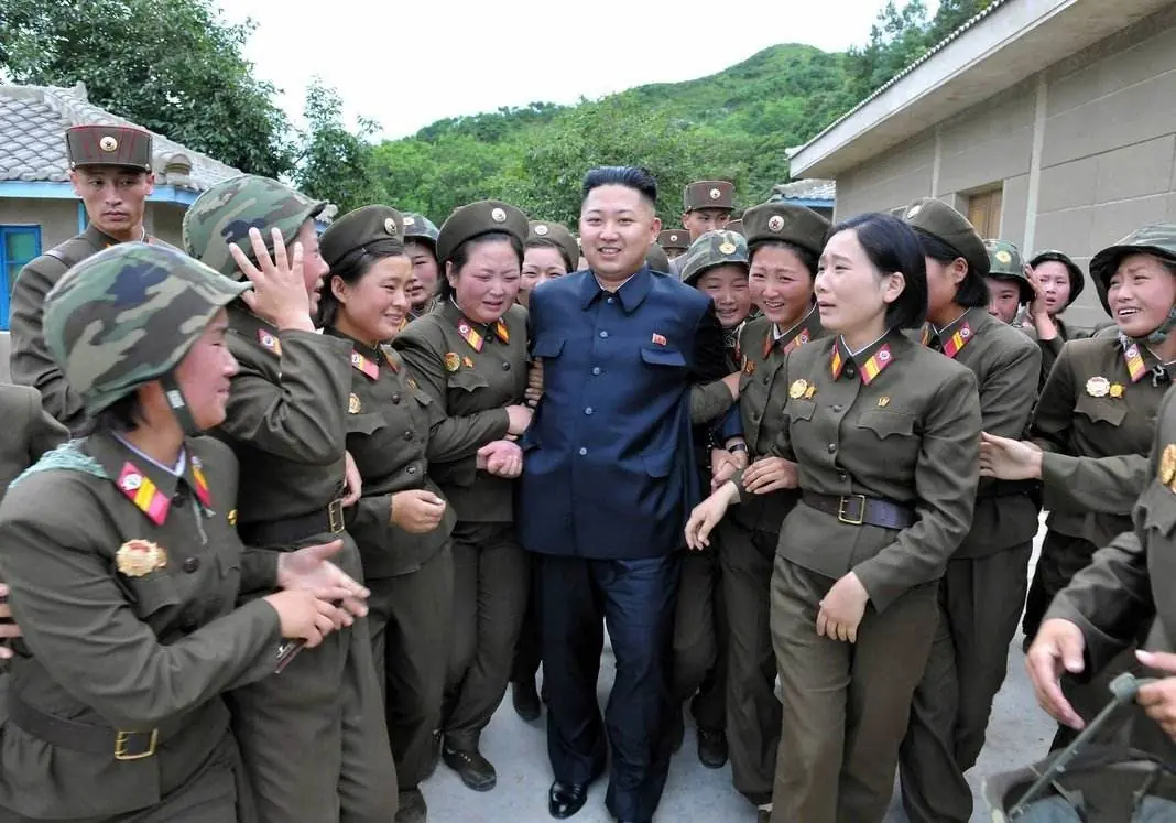 URG, Trump de rodillas ante el rey Kim Jon-Un