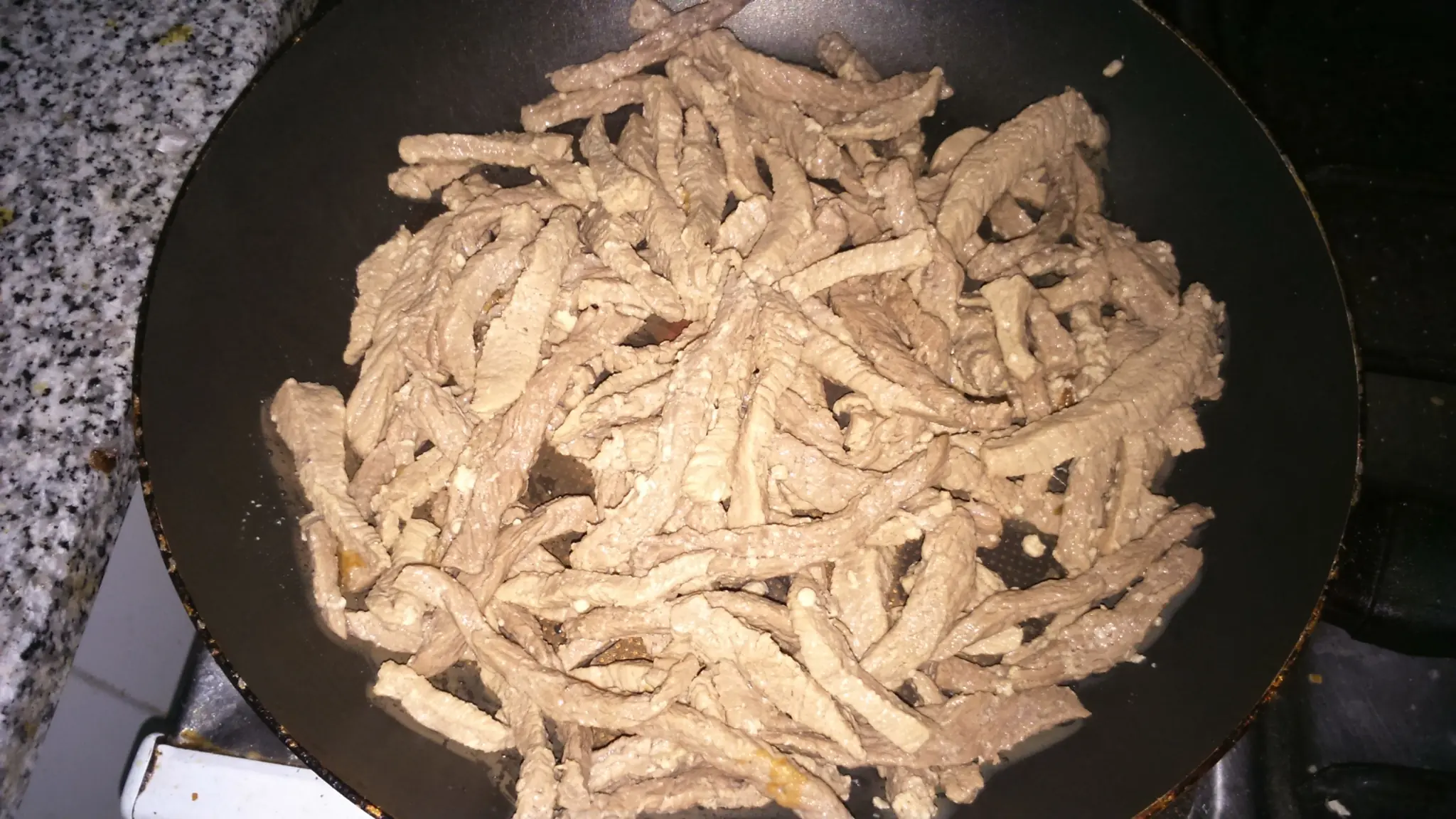 Ternera con salteado de Arvejas