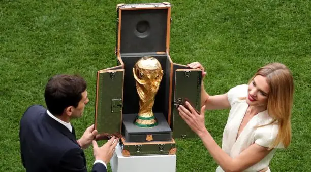 Conoce más a la supermodelo que presentó la Copa del mundo