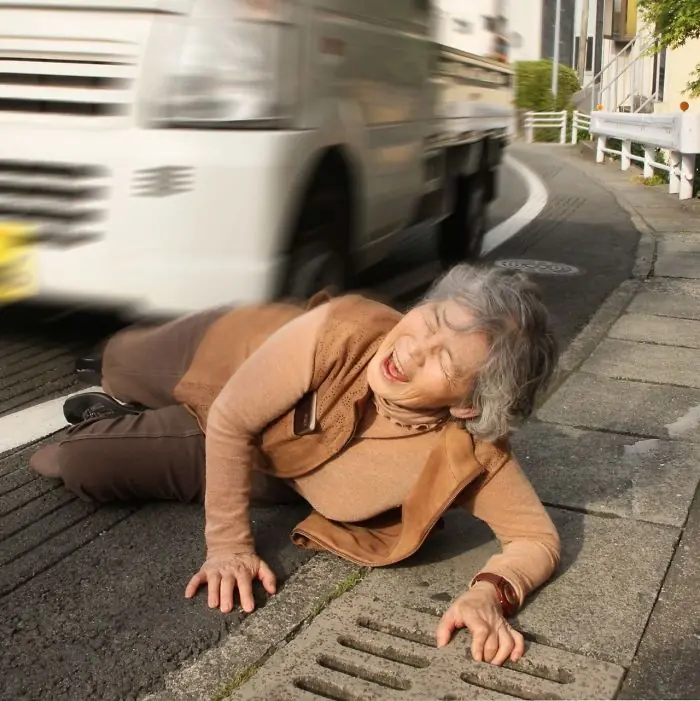 Vieja Japonesa descubre las selfies y no puede parar