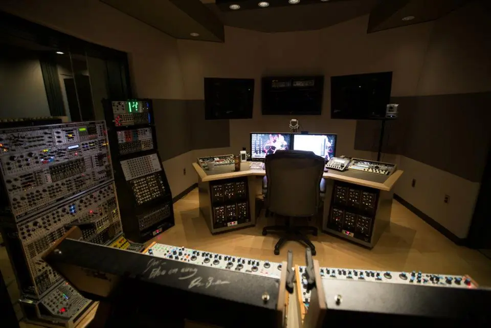 dj