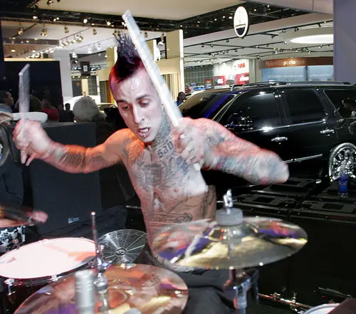 Travis Barker (Un Animal De la Bateria)