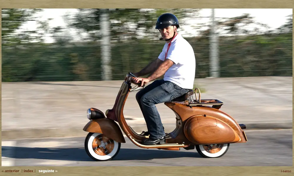 ¡Qué capo! Una motoneta de madera