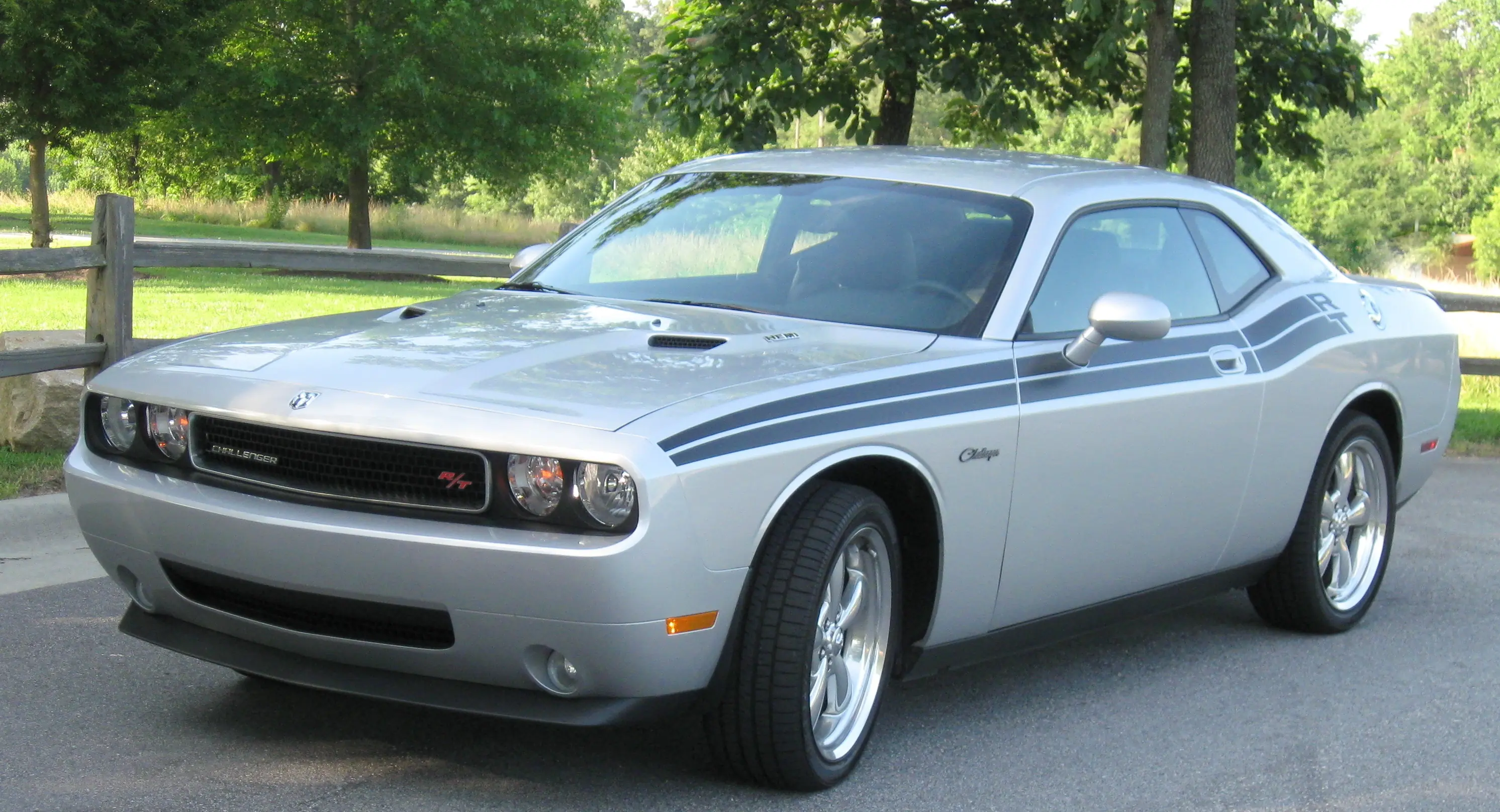 +5 si te gusta el dodge challenger