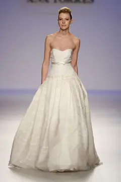 Hermosos vestidos para una boda  bárbara!