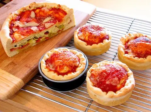 pizza rellena paso a paso