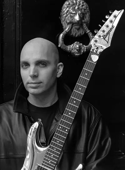 El único dios de la guitarra que existe