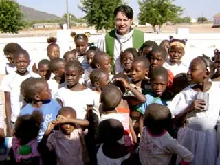 Las riquezas del Vaticano y el hambre en Africa.