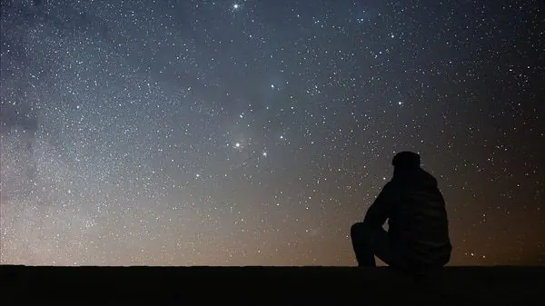 En la madrugada se observara un "triángulo astronómico"