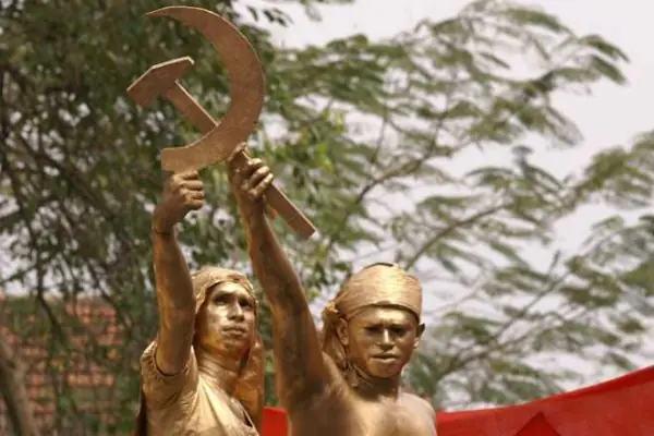 Diferencia entre Socialismo y Comunismo