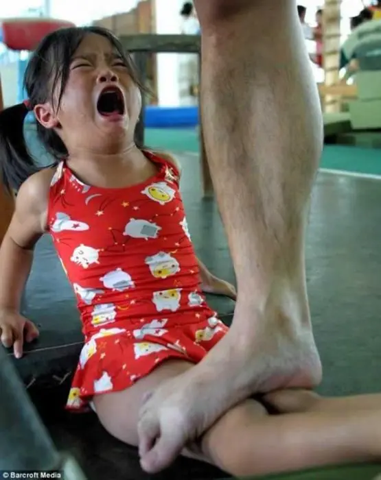 (Impactante)Como entrenan a los niños en china por un "