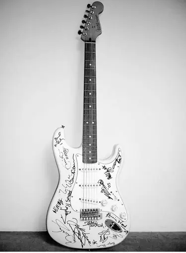 Las 5 guitarras mas caras del mundo y sus historias.