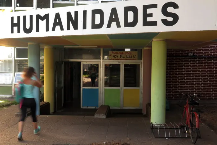 Soy socialista y revolucionario, te enseño de fotopiadoras