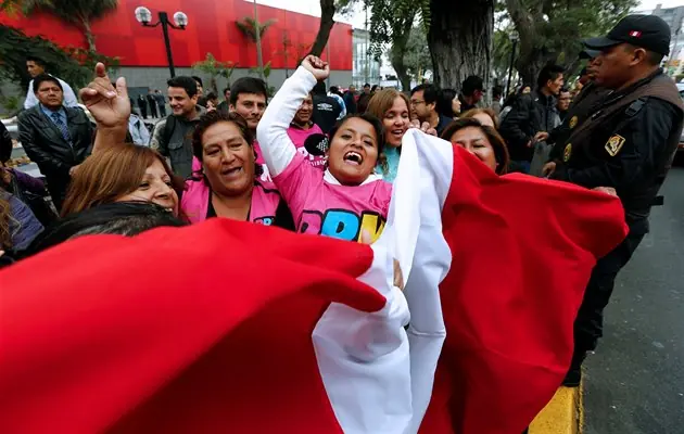 hinchas peruanas