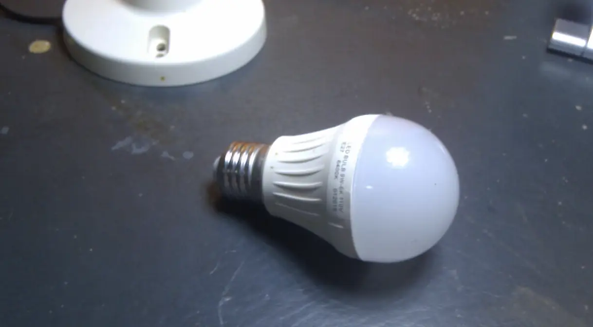Reparación de lámpara led o bombilla led, no enciende!