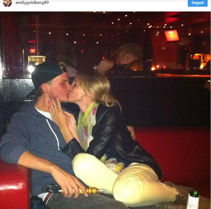 Exnovia de Avicii publica msj que el le envió antes de morir