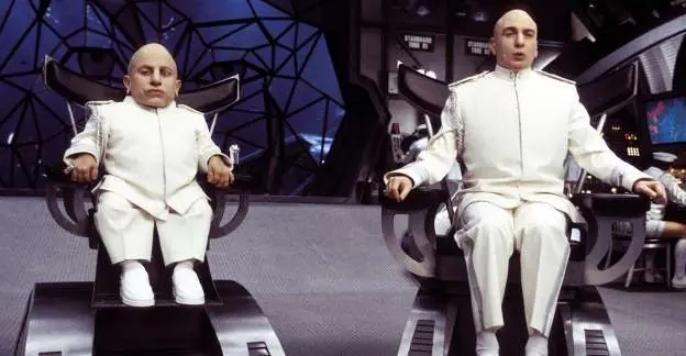 Internaron el Mini Me de Austin Powers