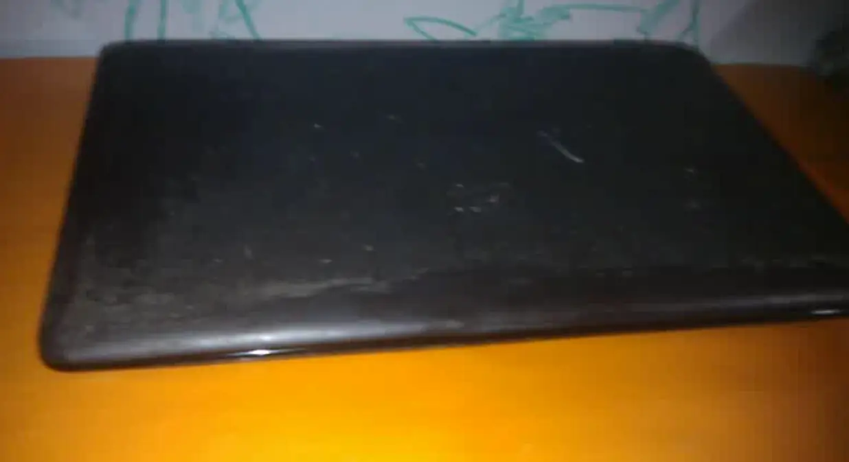 Desarmando mini laptop Asus Eee método fácil y rápido