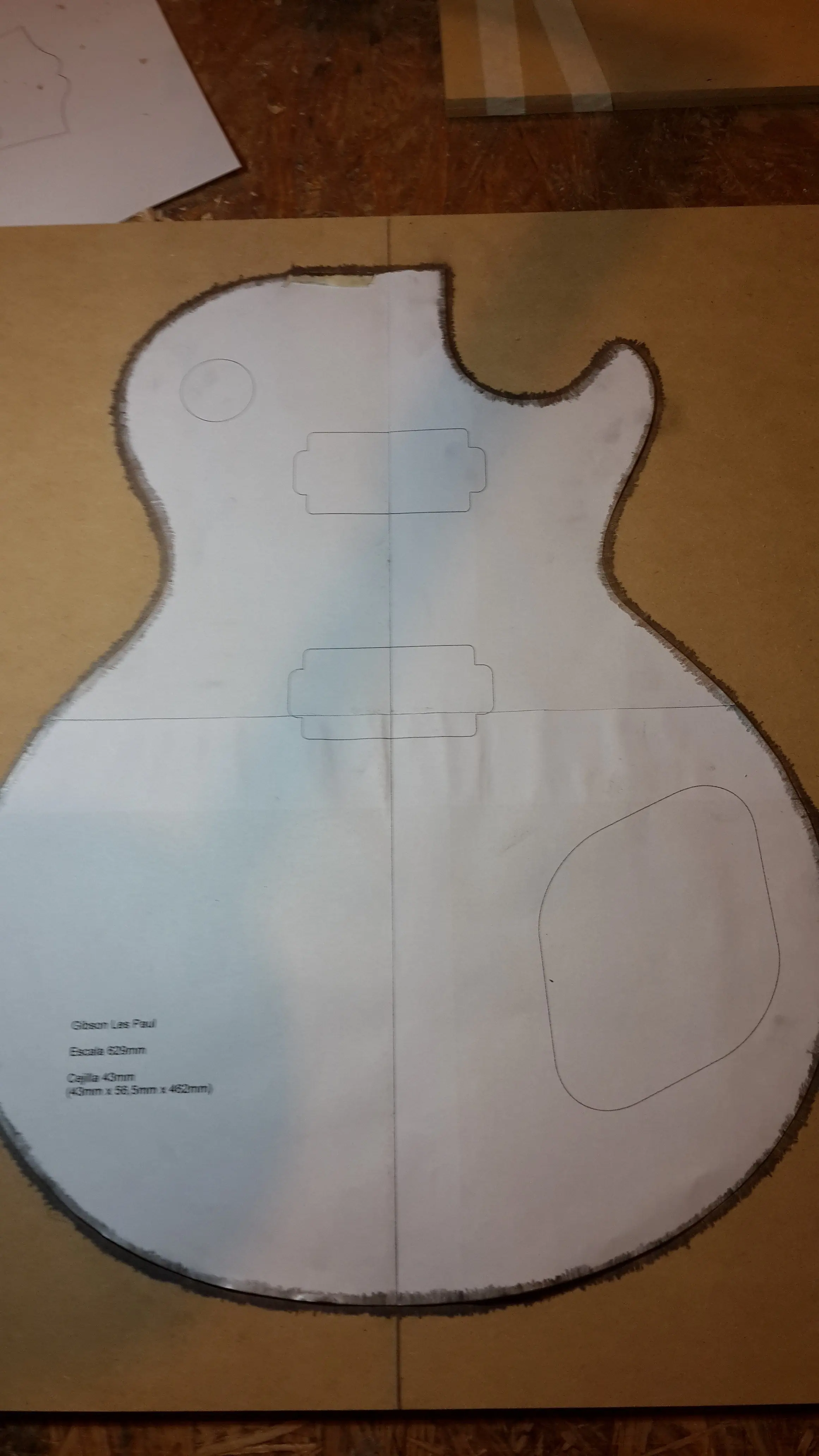 Me hice un guitarra electrica LP