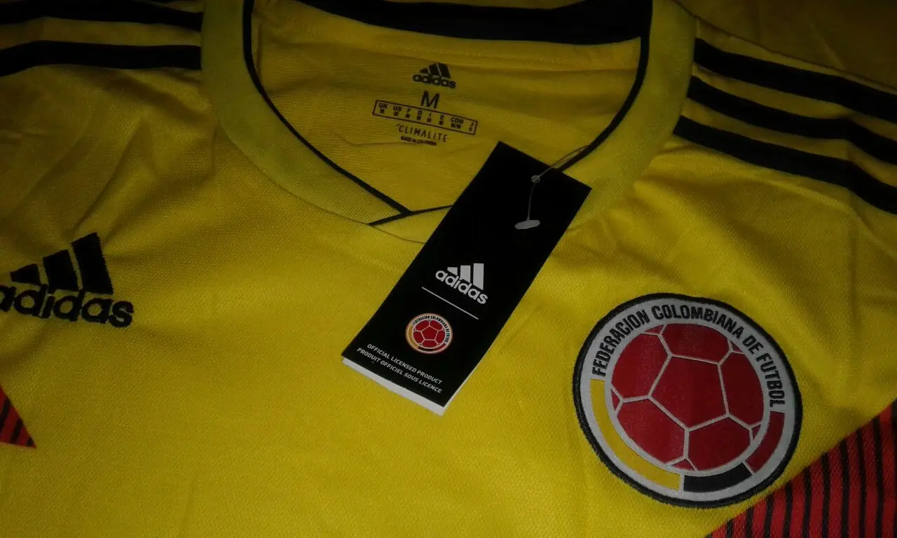 Compré la camiseta chiviada de Colombia y te la muestro