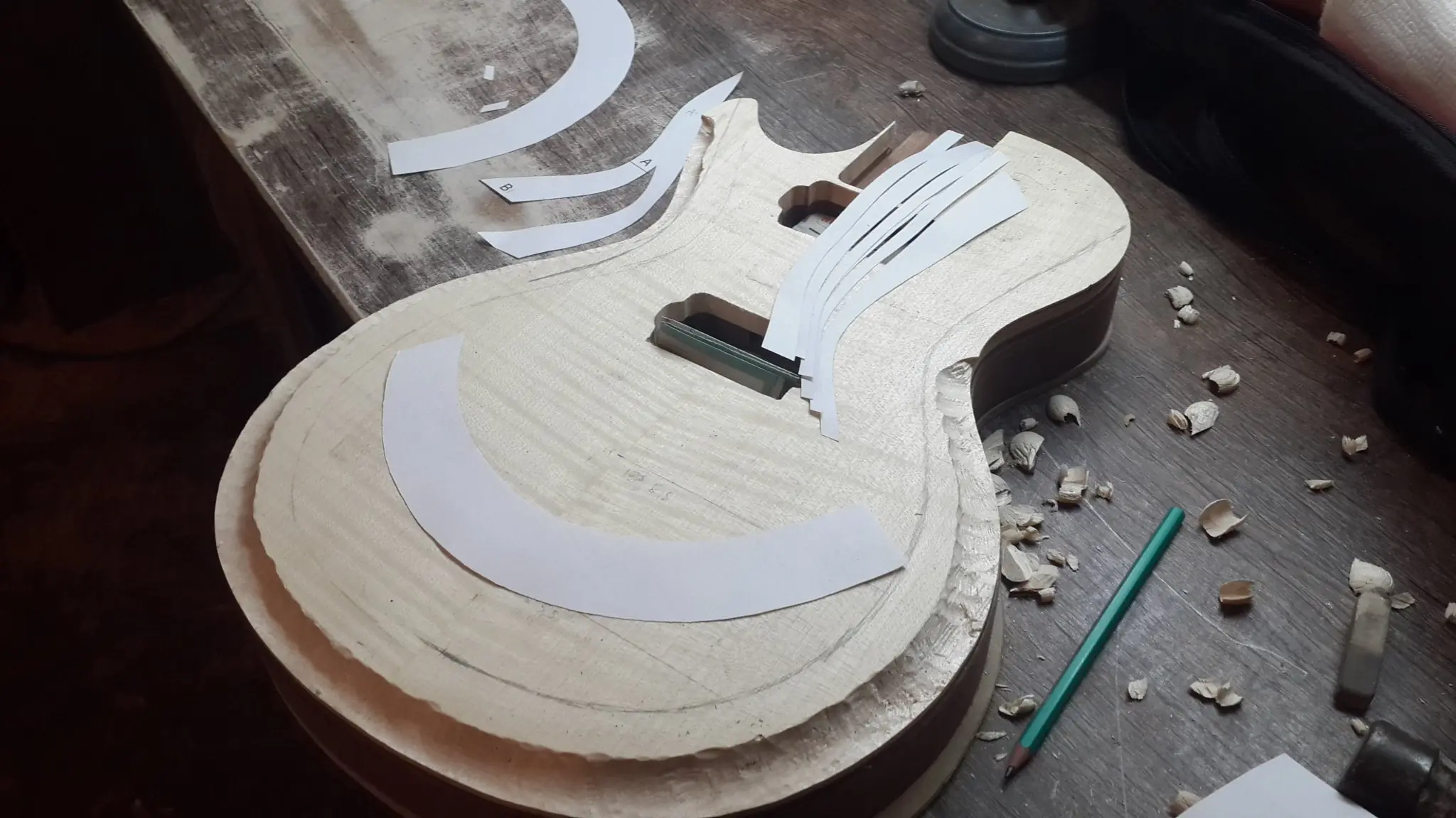 Me hice un guitarra electrica LP