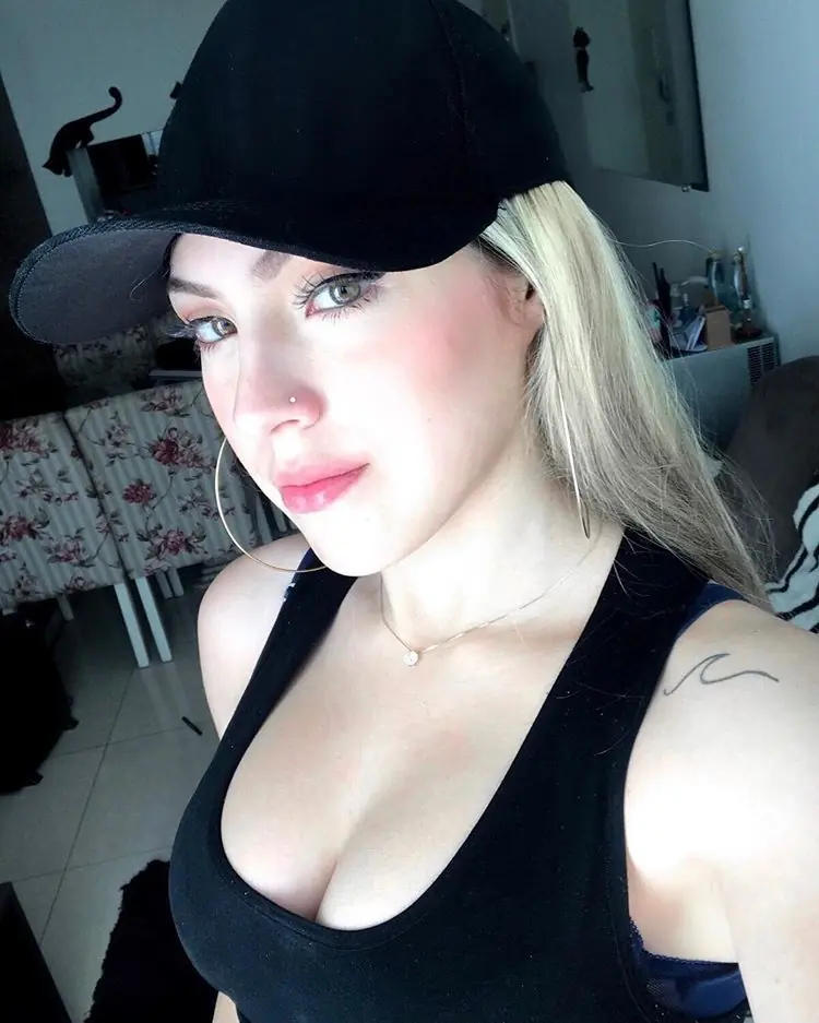 exige el nombre