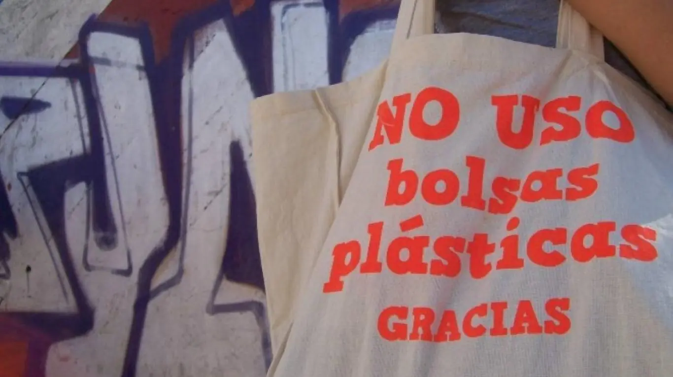 Chile le dijo chau a las bolsas de plástico: 1er país en