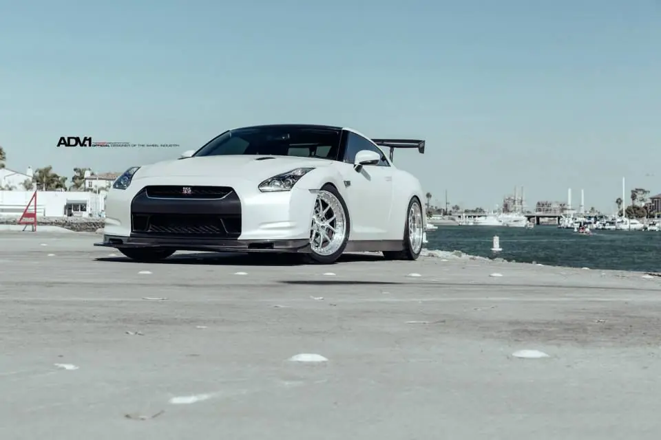 Nissan GT-R con llantas ADV1 Wheels